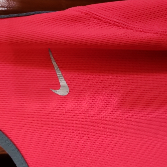 Nike Dri Fit Top Medium Womens Athletic Shirt - Picture 2 of 4
